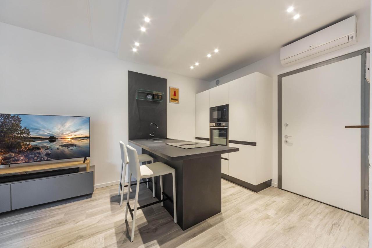 Comfy Apt With Private Parking & Balcony Milão Exterior foto
